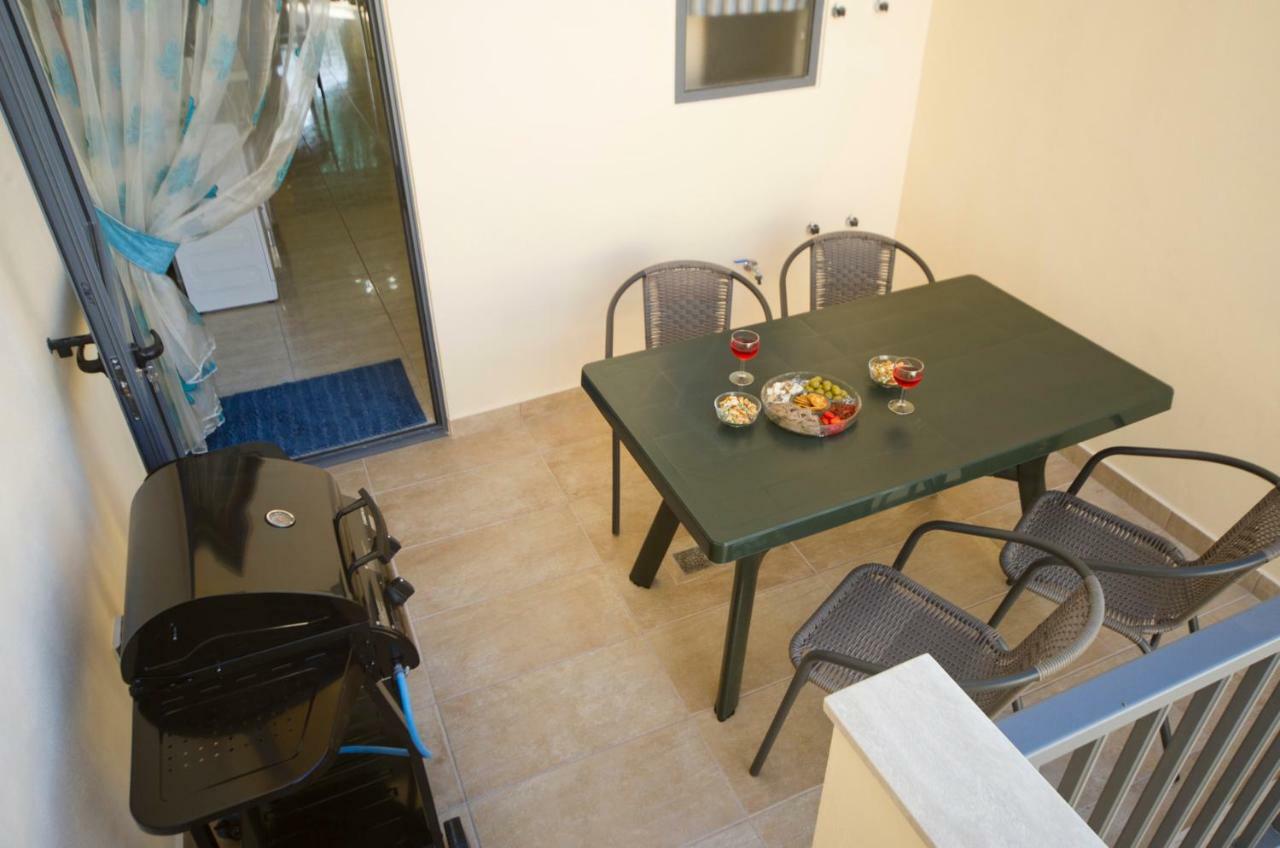 Sliema Duplex 1 Bedroom Apartment With 2 Bathrooms- Sleep 4 Luaran gambar